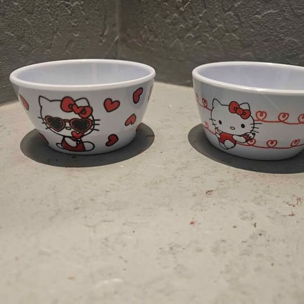 Hello Kitty Plastic Bowls - 2 Pack 3.5"x2"